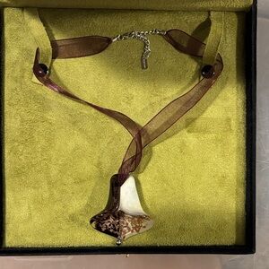 Elegant Brown and Cream Pendant Necklace